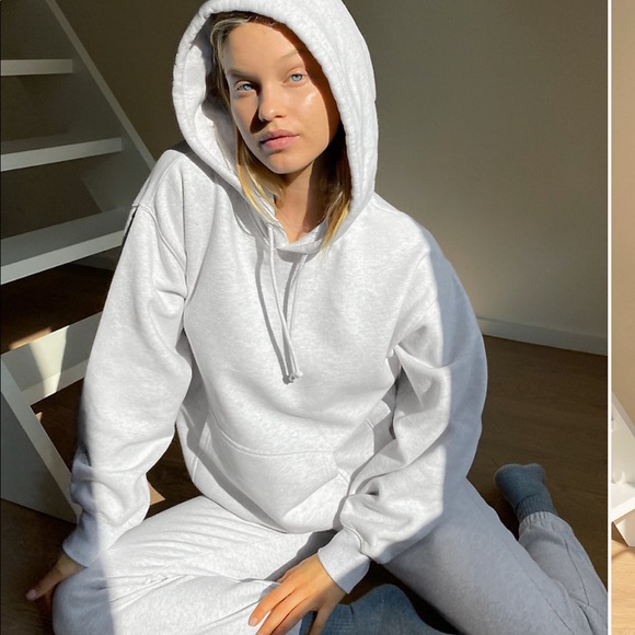 Aritzia Tops - Aritzia boyfriend hoodie
